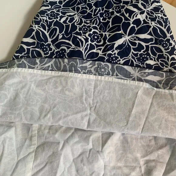 4/$15  L. L. Bean Blue and White floral Skirt 10 Regular Favorite Fit Straight - Picture 5 of 5